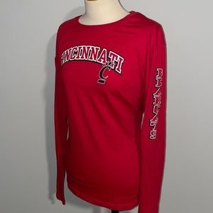 Like new UC Bearcats long sleeve tee!!
